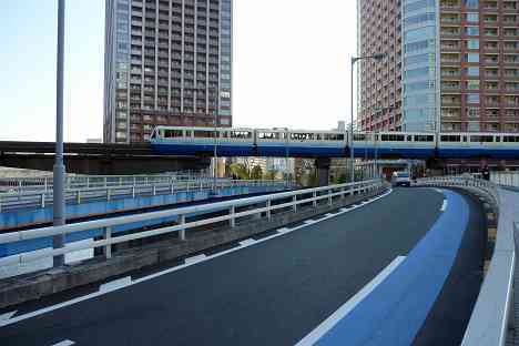 レインボーブリッジを歩く